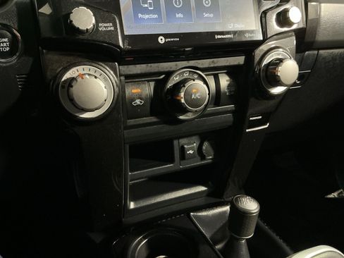 Used 2023 Toyota 4Runner TRD Off-Road Premium w/ Off Road Premium Plus Package AWD/4WD image 22