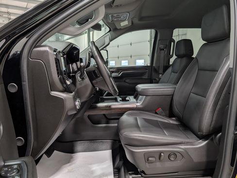 Used 2024 GMC Sierra 3500 SLT w/ SLT Convenience Package image 14