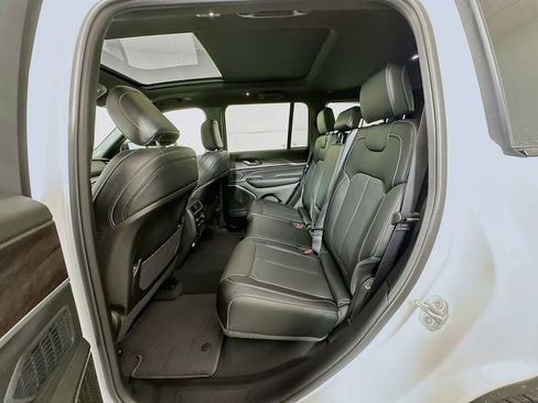 New 2026 Jeep Grand Cherokee Limited image 17