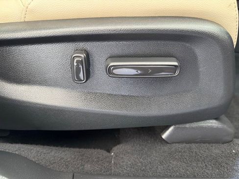 Used 2019 Honda CR-V Touring image 13