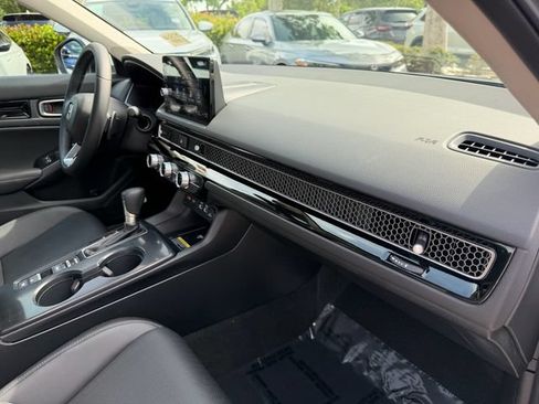 Used 2023 Honda Civic Touring image 20