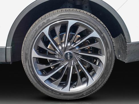 Used 2022 Lincoln Aviator Reserve w/ Equipment Group 201A image 12