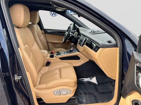 Used 2018 Porsche Macan AWD/4WD image 28