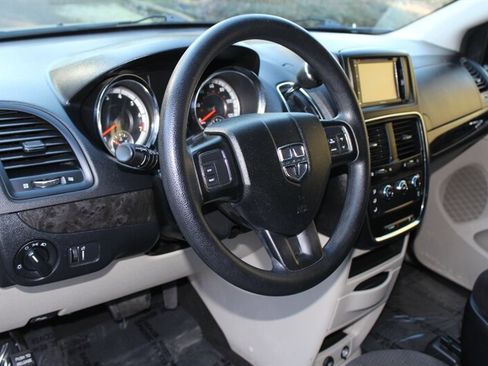 Used 2016 Dodge Grand Caravan American Value Package image 9