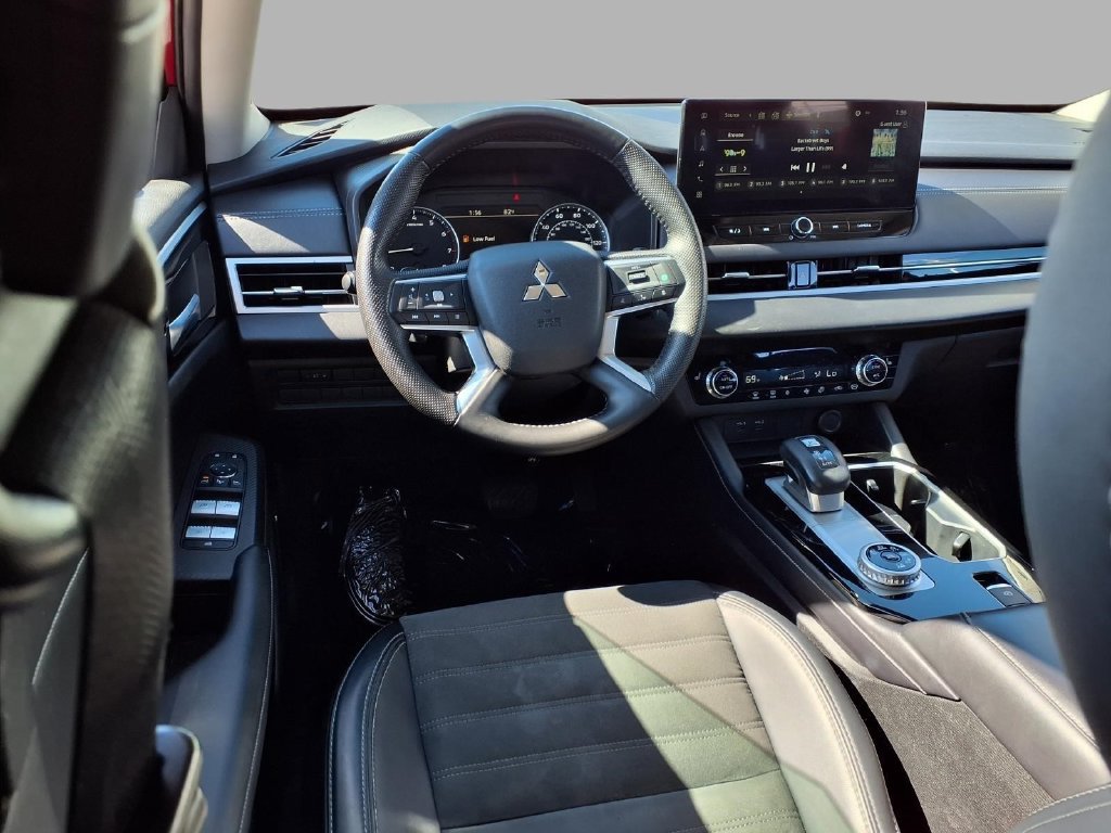 Used 2025 Mitsubishi Outlander SE AWD/4WD image 4
