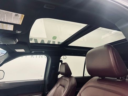 Used 2024 Ford Expedition Limited image 26