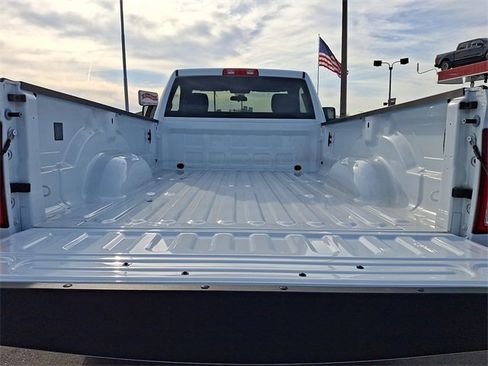 Used 2024 RAM 2500 Tradesman w/ Chrome Appearance Group image 28