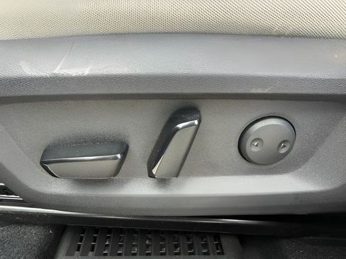 Used 2022 Nissan Rogue SV FWD image 10