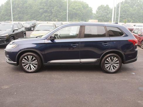 Used 2019 Mitsubishi Outlander AWD image 3