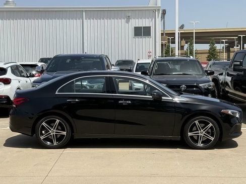 Used 2019 Mercedes-Benz A 220 image 3