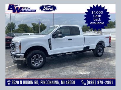 New 2025 Ford F350 XLT w/ FX4 Off-Road Package