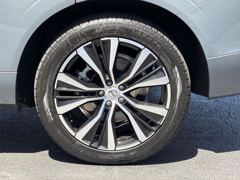 Used 2023 Volvo XC60 T8 Plus w/ Climate Package AWD/4WD image 9