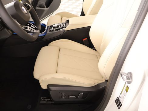 New 2026 BMW X3 xDrive30 w/ Premium Package image 11