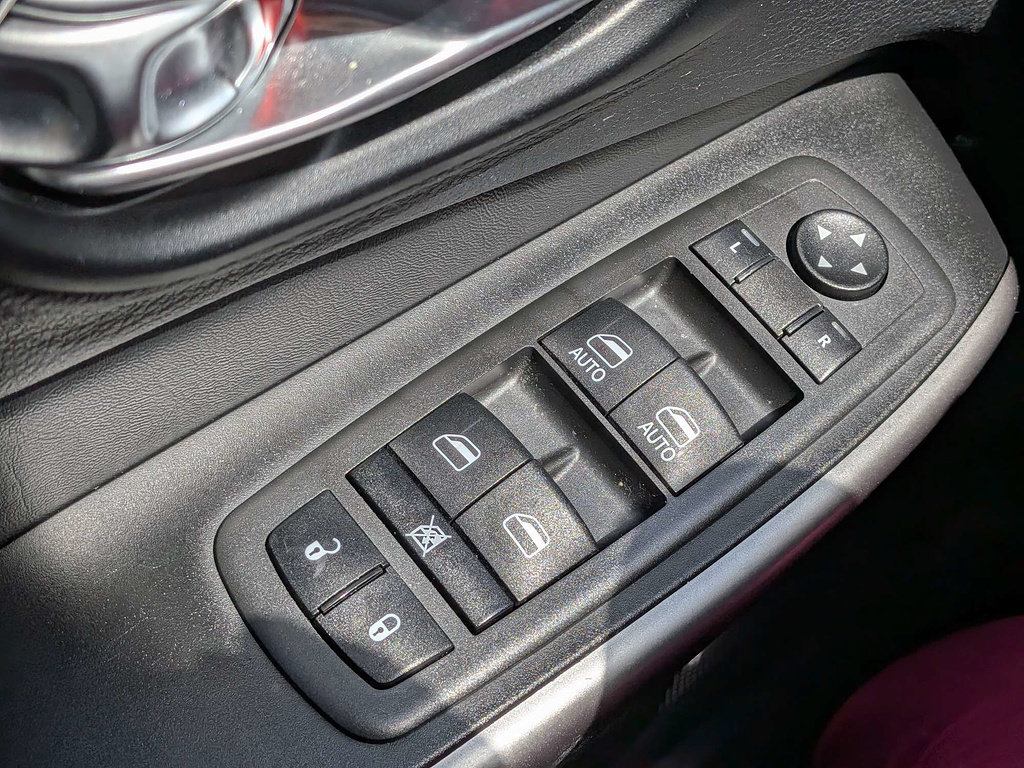 Certified 2022 Jeep Cherokee Limited AWD/4WD image 24