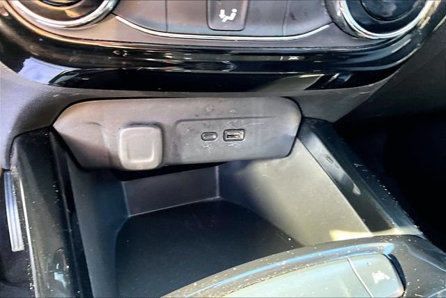 Used 2025 Chevrolet Trax LT FWD image 32