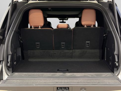 Used 2026 Lincoln Navigator Reserve image 9