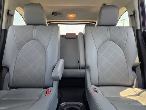 Used 2020 Toyota Highlander Platinum AWD/4WD image 10