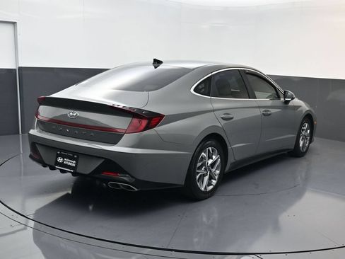 Used 2023 Hyundai Sonata SEL w/ Preferred Accessory Package FWD image 3