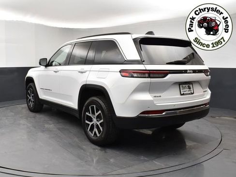 Used 2024 Jeep Grand Cherokee Limited image 4