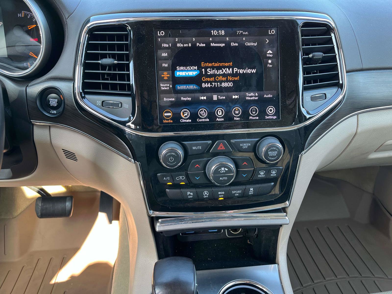 Used 2020 Jeep Grand Cherokee Overland AWD/4WD image 15