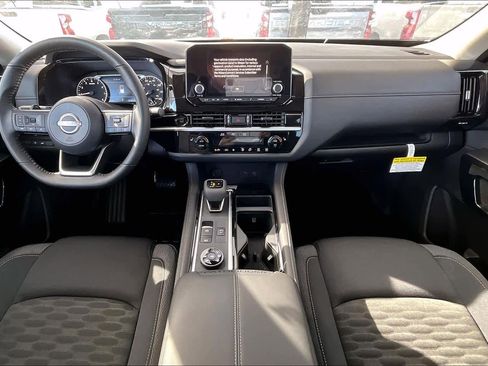 New 2025 Nissan Pathfinder SV w/ Black Appearance Package image 5