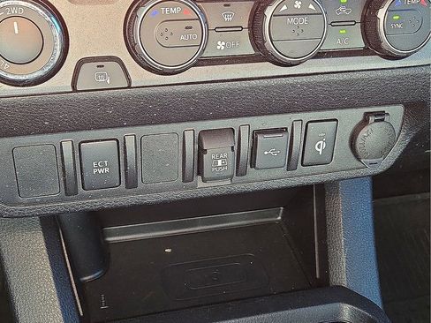 Used 2023 Toyota Tacoma TRD Sport image 28