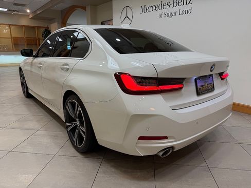 Used 2024 BMW 330i Sedan w/ Convenience Package RWD image 4
