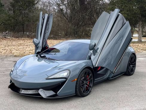 Used 2016 McLaren 570S Coupe image 2