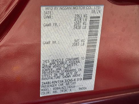 Used 2025 Nissan Altima 2.5 SV FWD image 29