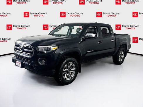 Used 2017 Toyota Tacoma Limited w/ Tow Package image 1