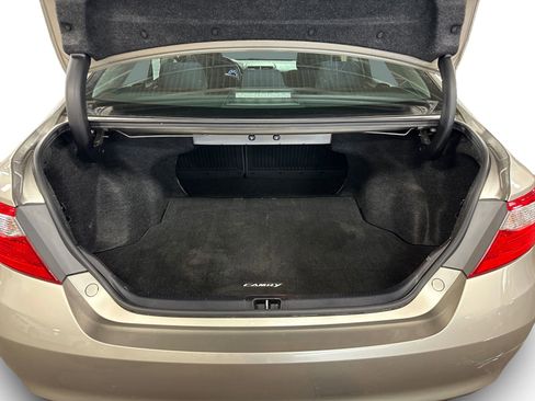 Used 2017 Toyota Camry LE FWD image 25