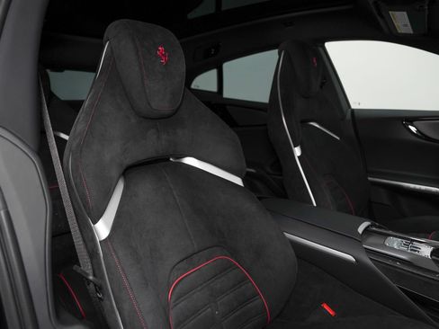 Used 2026 Ferrari Purosangue AWD/4WD image 28