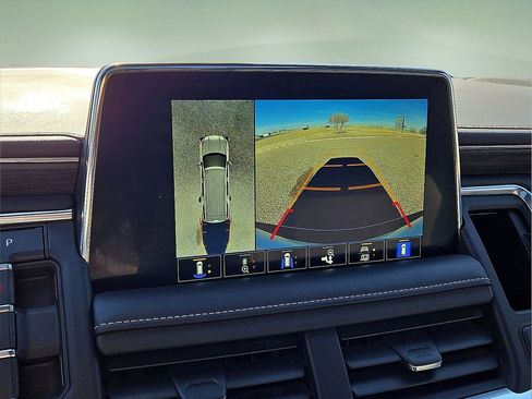 Used 2022 GMC Yukon SLT w/ SLT Premium Package image 29