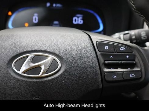 Used 2024 Hyundai Venue SEL image 10