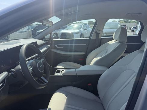 Used 2025 Hyundai Sonata SEL FWD image 12