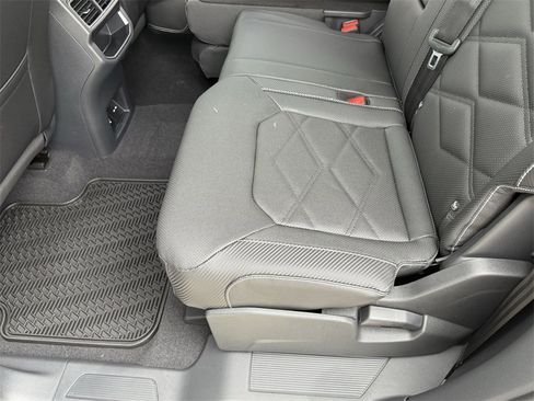 New 2026 Volkswagen Atlas Cross Sport SE image 24