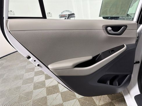 Used 2019 Hyundai Ioniq Blue image 21