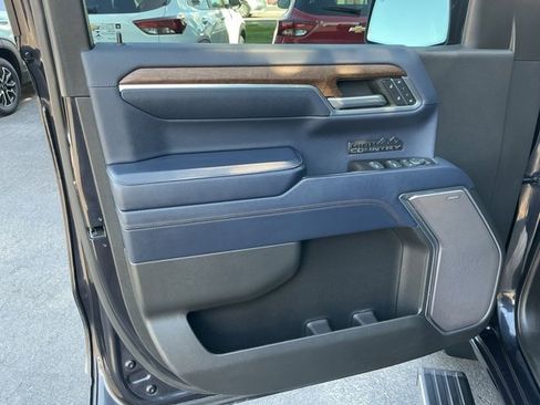 Used 2023 Chevrolet Silverado 1500 High Country w/ Technology Package image 23