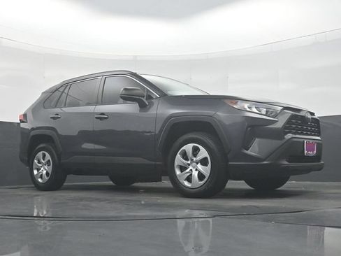 Used 2020 Toyota RAV4 LE FWD image 26