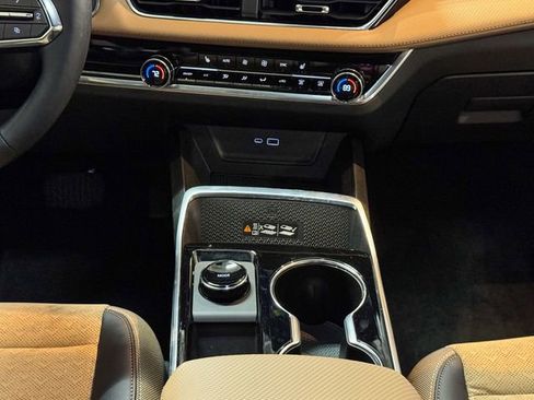 Certified 2025 Chevrolet Equinox ACTIV w/ Safety and Technology Package image 32