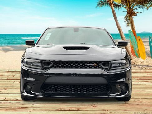 Used 2019 Dodge Charger Scat Pack RWD image 9