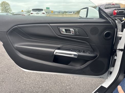 Used 2025 Ford Mustang Premium image 16