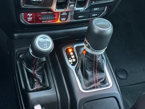 Used 2023 Jeep Gladiator Rubicon w/ Cold Weather Group image 22