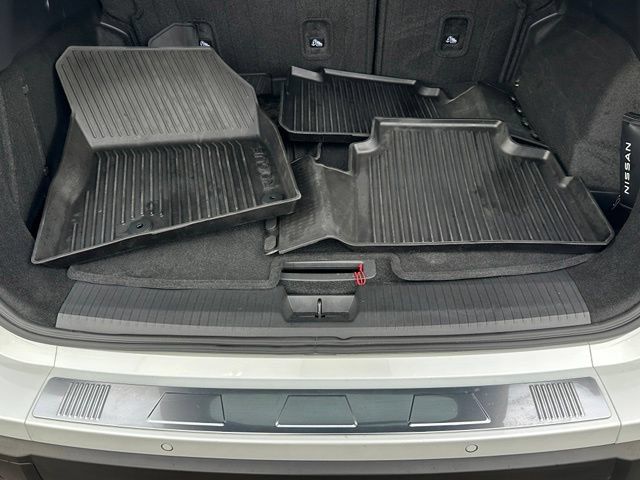 Certified 2025 Nissan Rogue SV AWD/4WD image 15