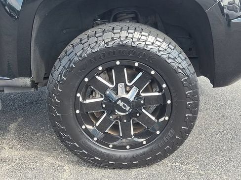 Used 2017 Chevrolet Colorado Z71 AWD/4WD image 8
