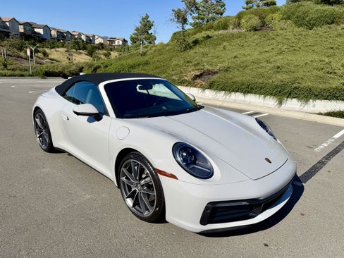 Used 2022 Porsche 911 Carrera image 10