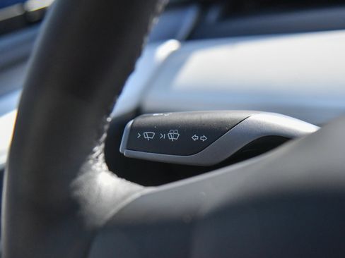 Used 2023 Tesla Model Y Long Range AWD/4WD image 30