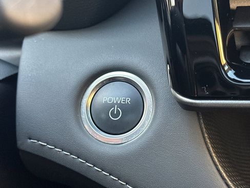 Used 2024 Toyota Highlander Limited image 21