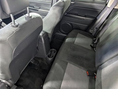 Used 2017 Jeep Patriot Latitude image 12