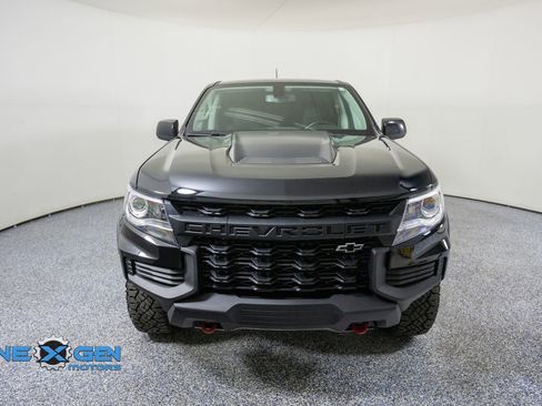 Used 2022 Chevrolet Colorado ZR2 w/ ZR2 Midnight Special Edition AWD/4WD image 2